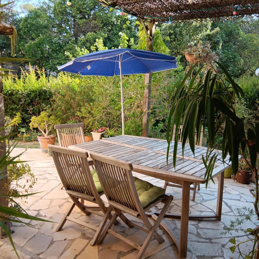 Appartement Tranquille Avec Jardin Et Piscine Fréjus Esterno foto