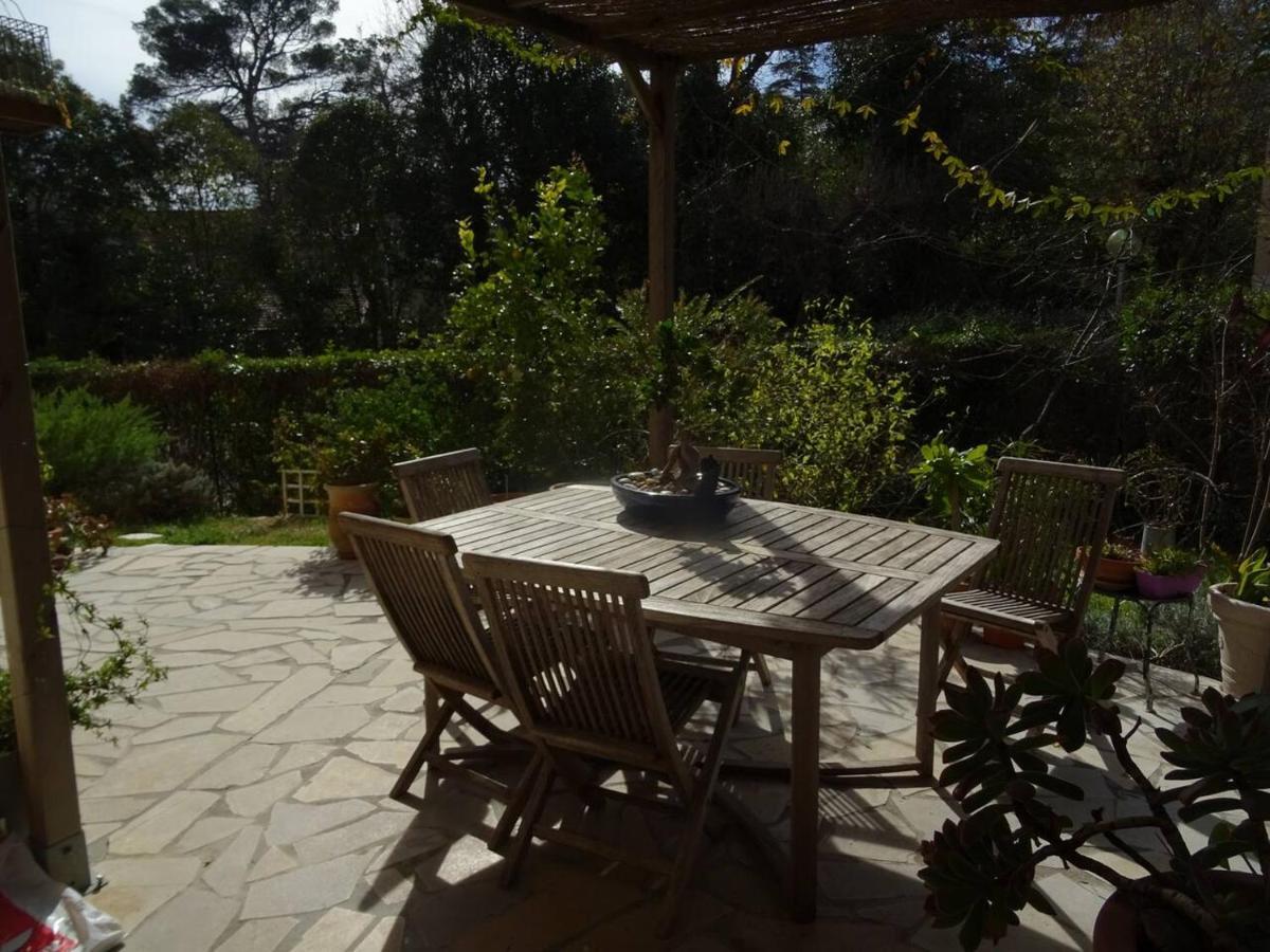 Appartement Tranquille Avec Jardin Et Piscine Fréjus Esterno foto