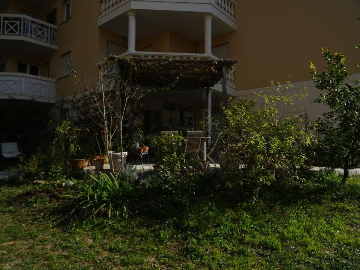 Appartement Tranquille Avec Jardin Et Piscine Fréjus Esterno foto